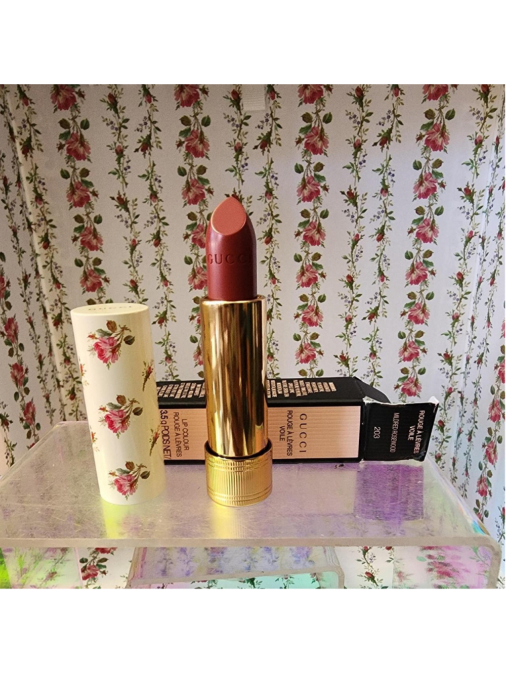 Gucci lipstick in shade 203
#luxury #designer